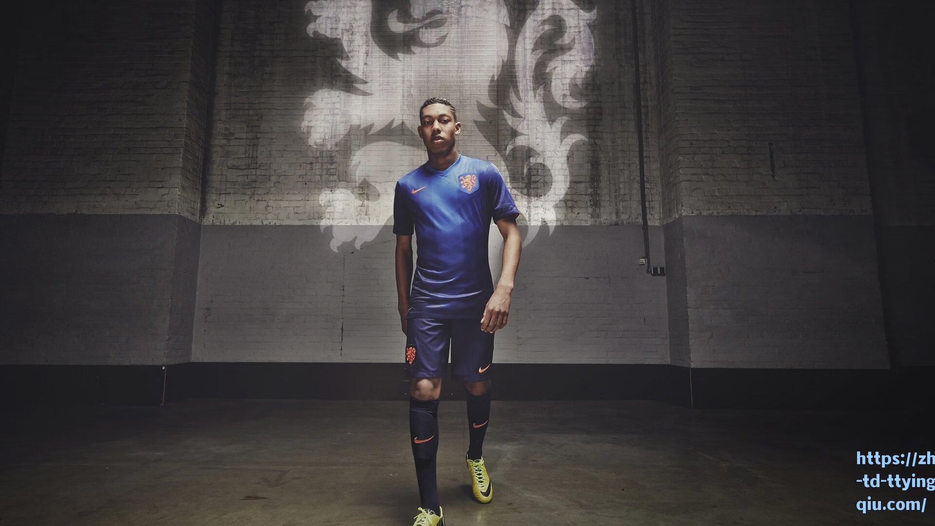 模板对标布朗森 湖人对里夫斯依然抱有极高期待